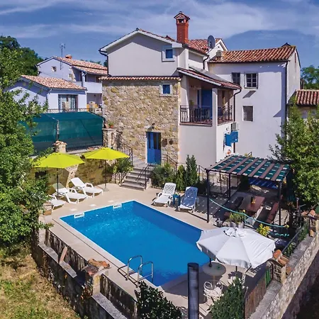 Σπίτι διακοπών 2 Bedroom Awesome In Kamena Vas