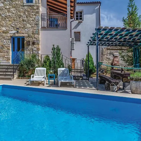 Σπίτι διακοπών 2 Bedroom Awesome In Kamena Vas *