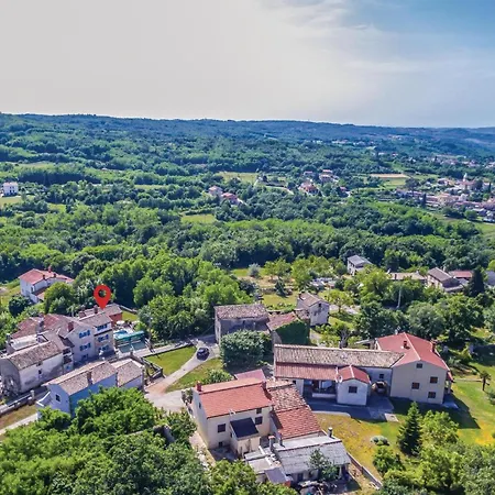2 Bedroom Awesome In Kamena Vas * Karojba